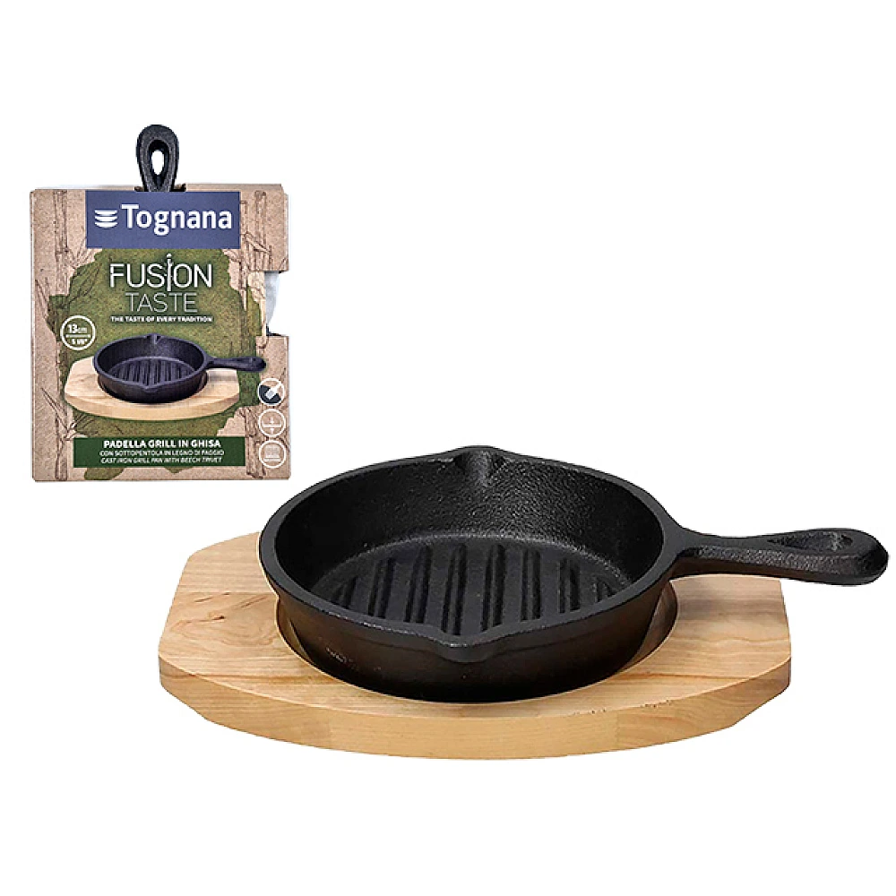 Tigaie din fonta 13 cm Tognana Fusion Taste pe suport de lemn