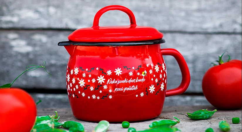 Toamna aduce culori și performanță: Vesela Metalac, partenerul tău perfect în bucătărie