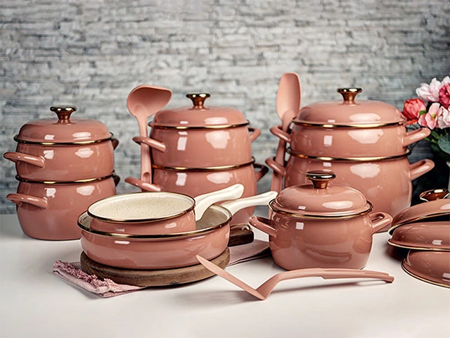 Cratita emailata Mocha Mousse 18 cm, 2.5 l, capac din metal