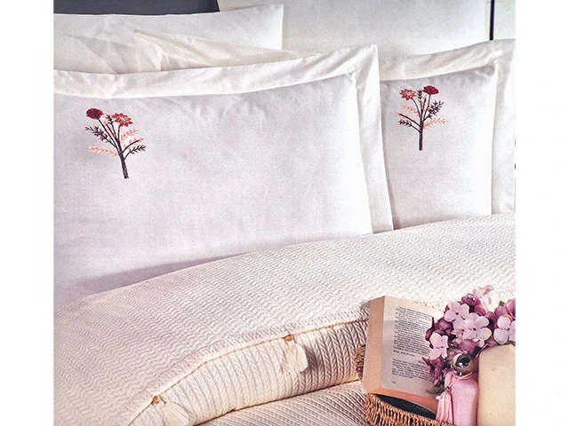 Lenjerie de pat 2 persoane NH Pike Cream cu broderie: cuvertura de pat, cearsaf, 4 huse p/u perna