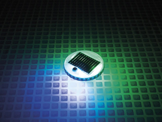 Lampă LED plutitoare pentru piscină cu alimentare solară, culori interschimbabile