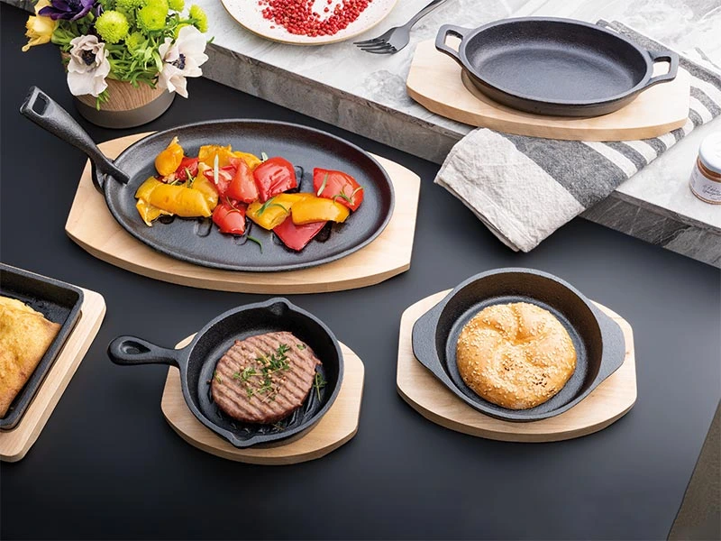 Tigaie din fonta 17X11 cm Tognana Fusion Taste pe suport de lemn