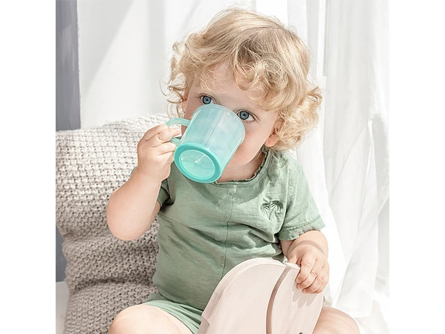 Cana pentru copii Kidfinity 200ml cu fund antiderapant