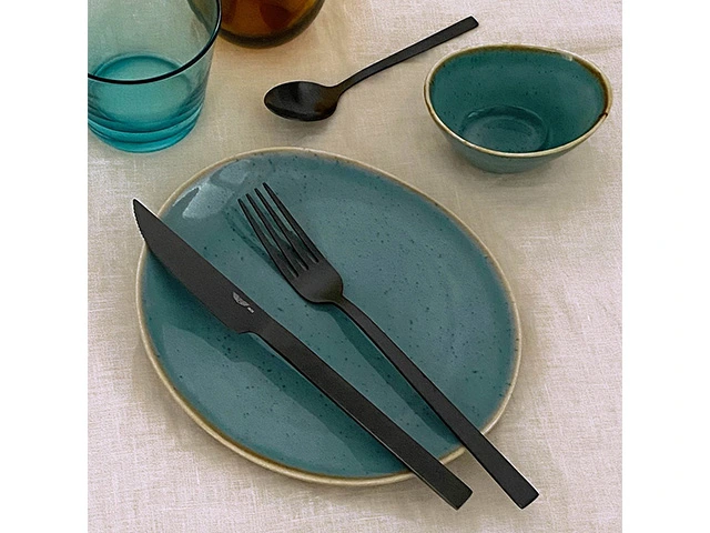 Set de tacamuri Pinti Royal Satin 24buc cu strat PVD negru, in cutie 