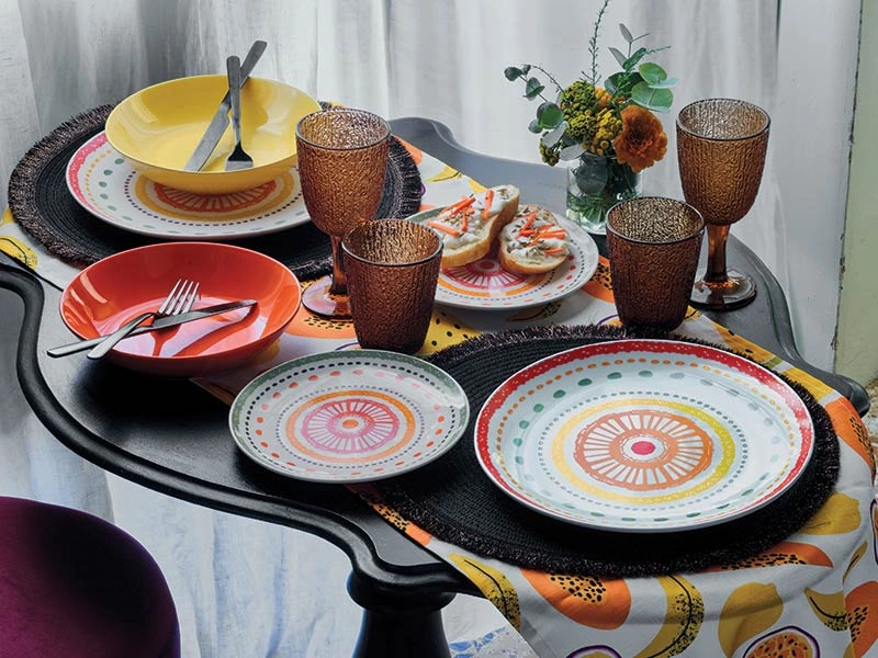 Set de vesela Metropol Venere 18piese, cercuri, chenar lilia, din portelan