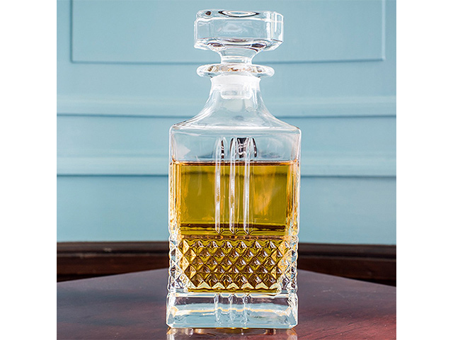 Carafa pentru bauturi tari Brilliante 0.85l, cristal